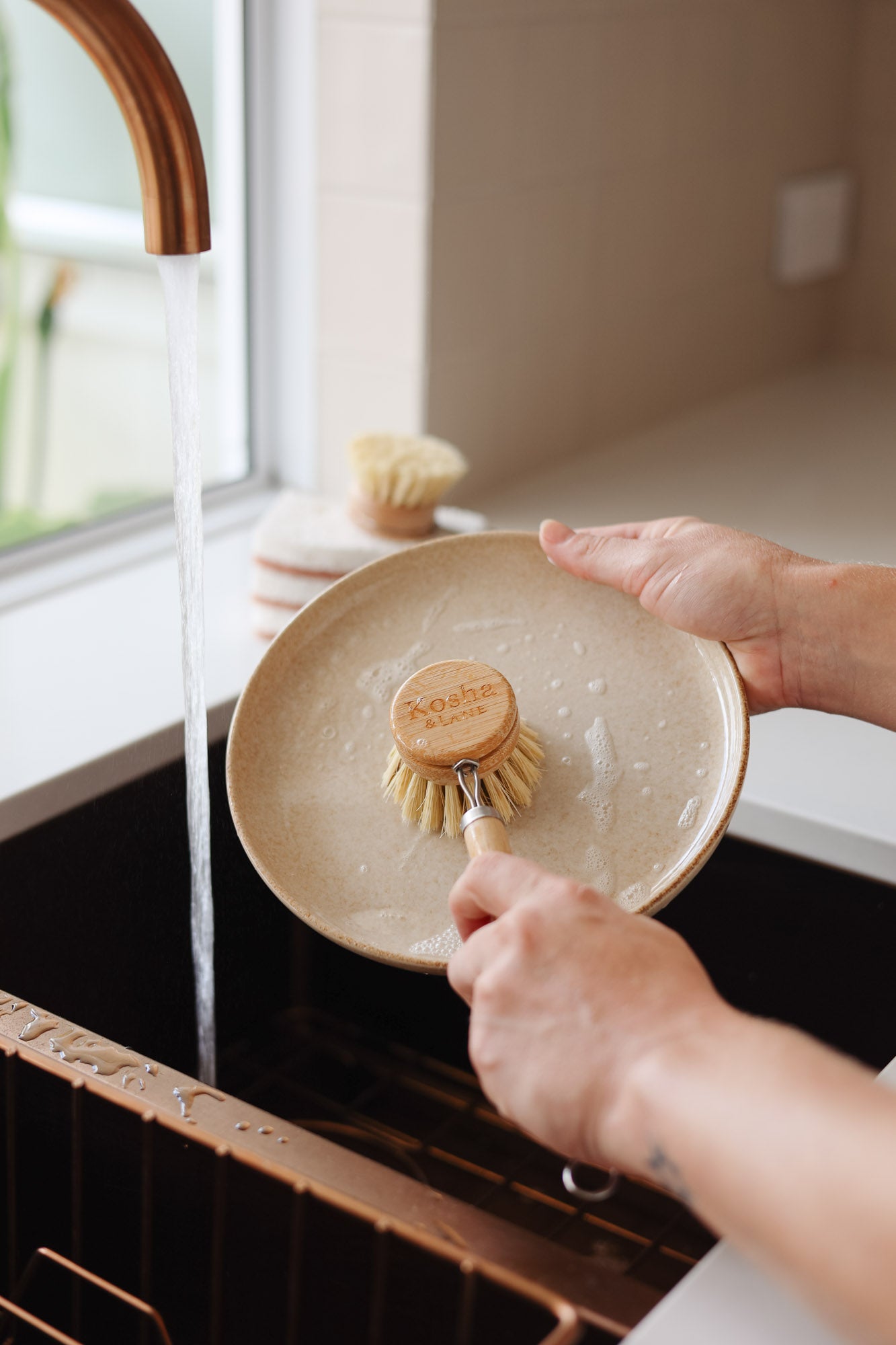 Kosha & Lane Bamboo Dishwashing Brush with Replacement Heads set