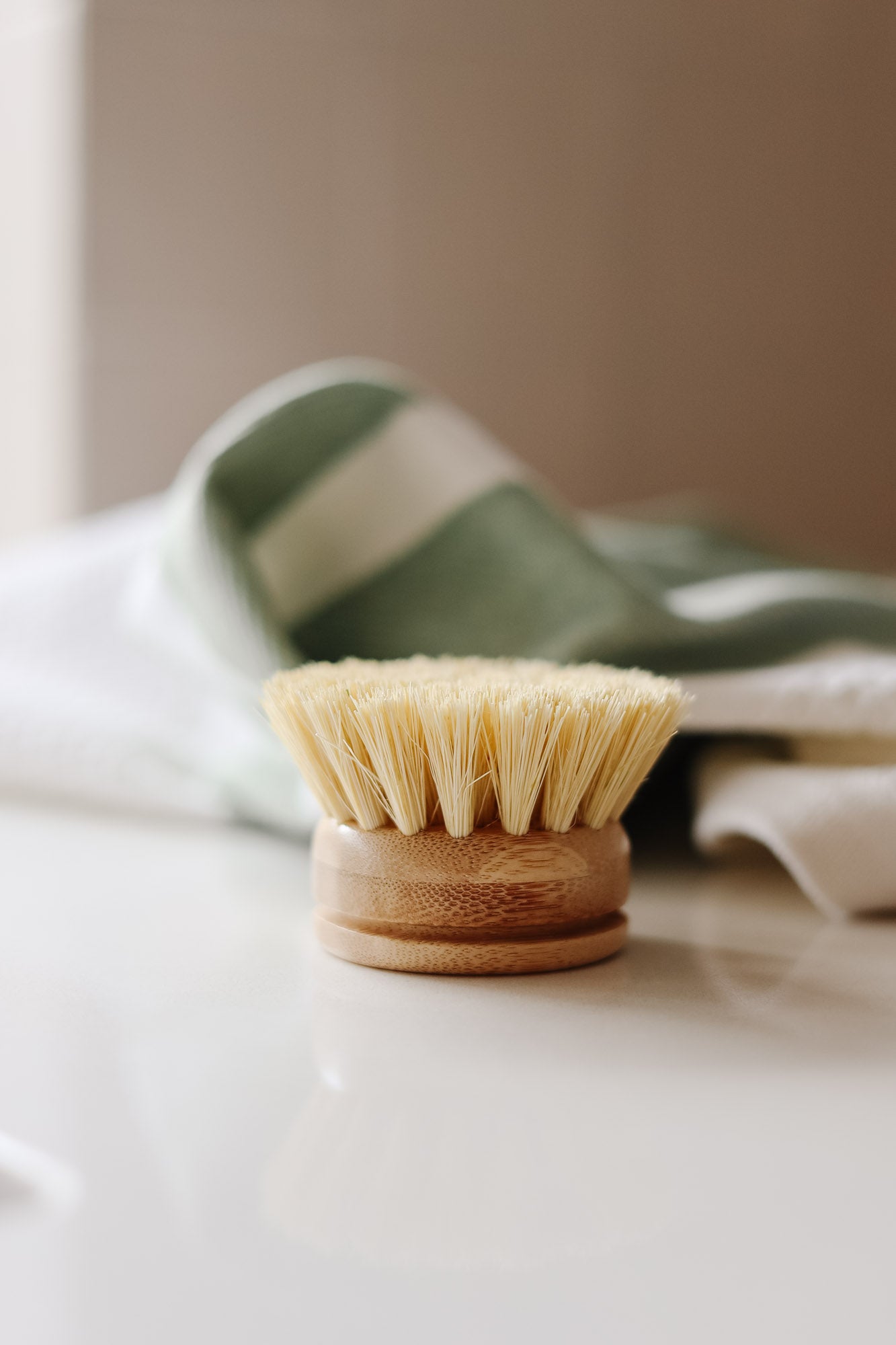 Kosha & Lane Bamboo Dishwashing Brush with Replacement Heads set